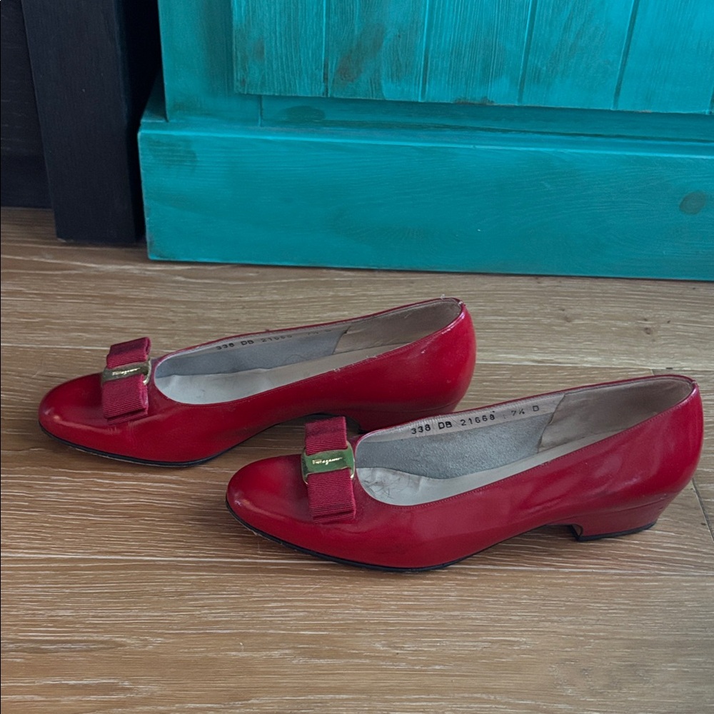Salvatore Ferragamo Red Heels with Gold Accent - Picture 5 of 8